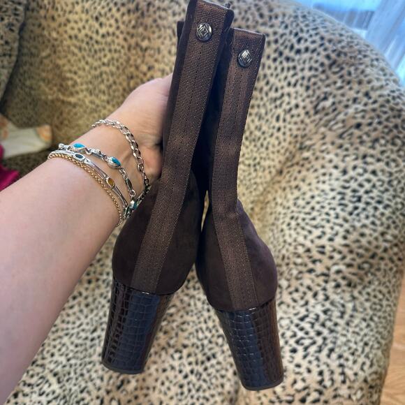 Donald Pliner Brown Zari Crepe Heeled Bootie Size 10M - Picture 7 of 8